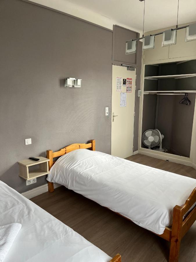 Hotel Aux Bons Amis Remeš Exteriér fotografie