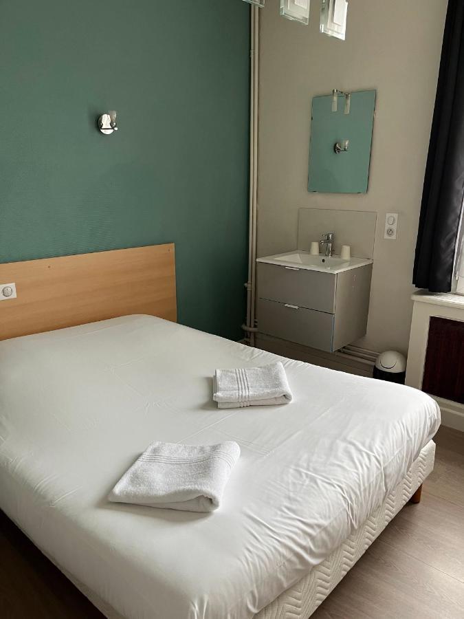 Hotel Aux Bons Amis Remeš Exteriér fotografie